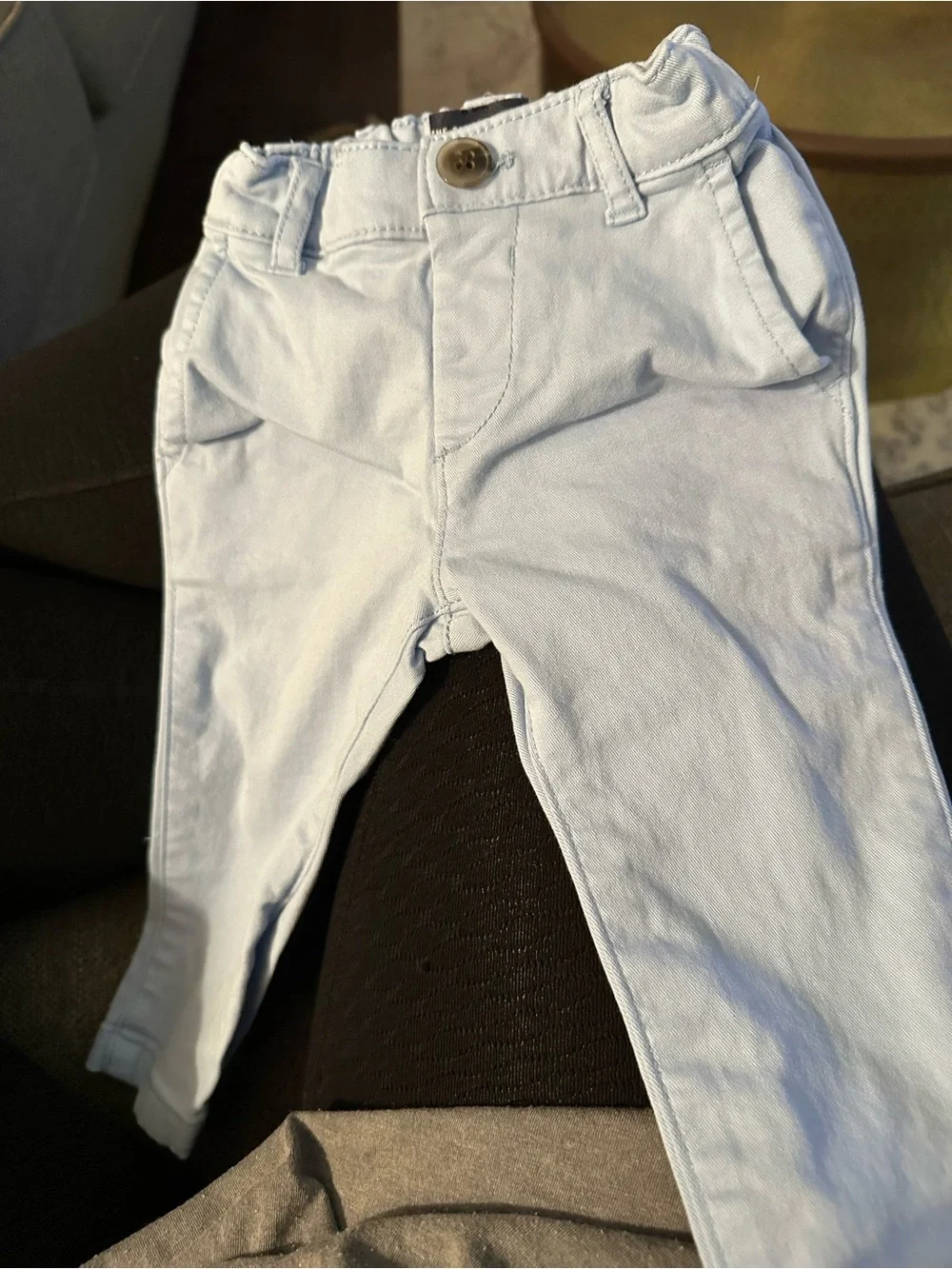 Lot of 8 baby pieces size 6-9 and 9M